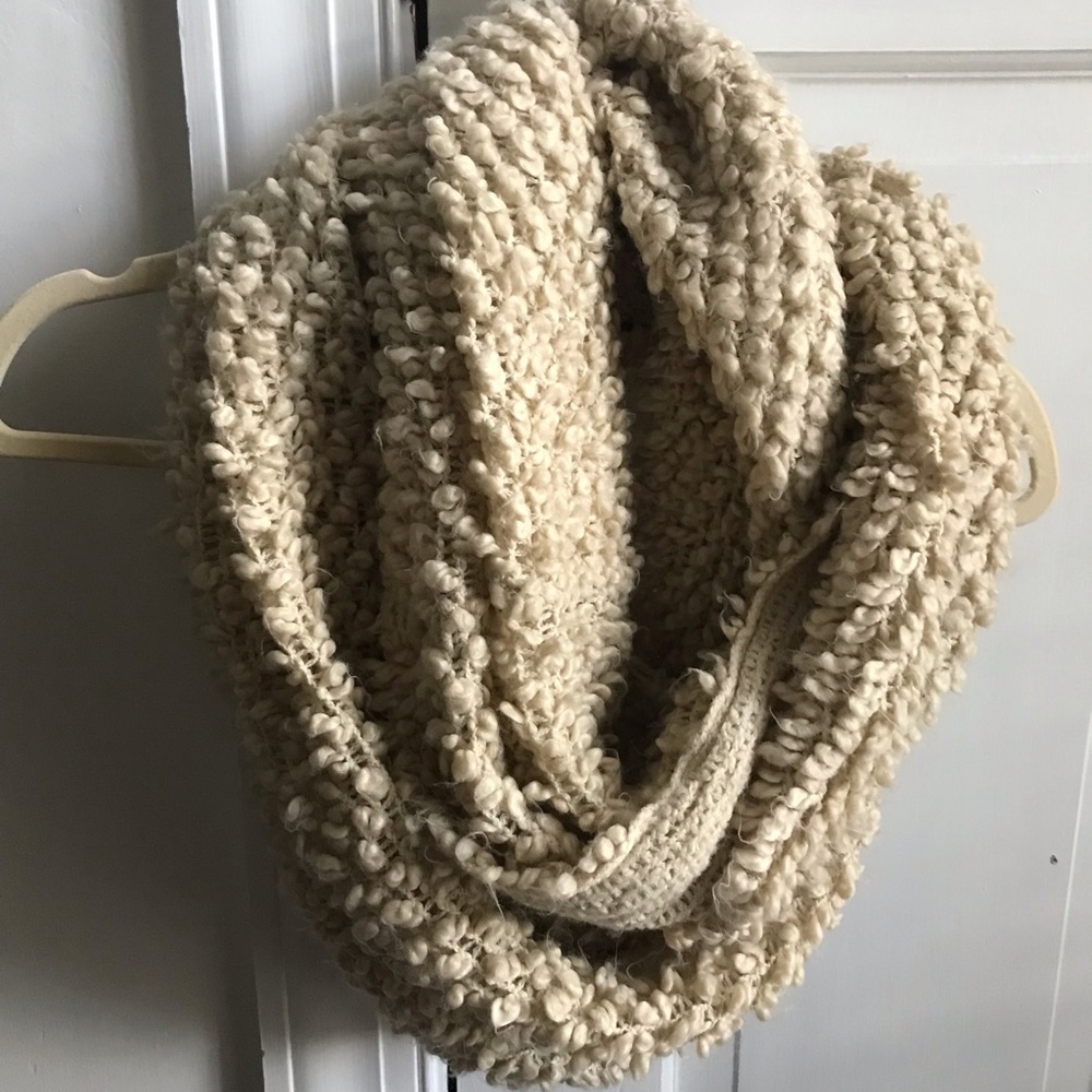 Urban Outfitters Chunky Infinity Scarf